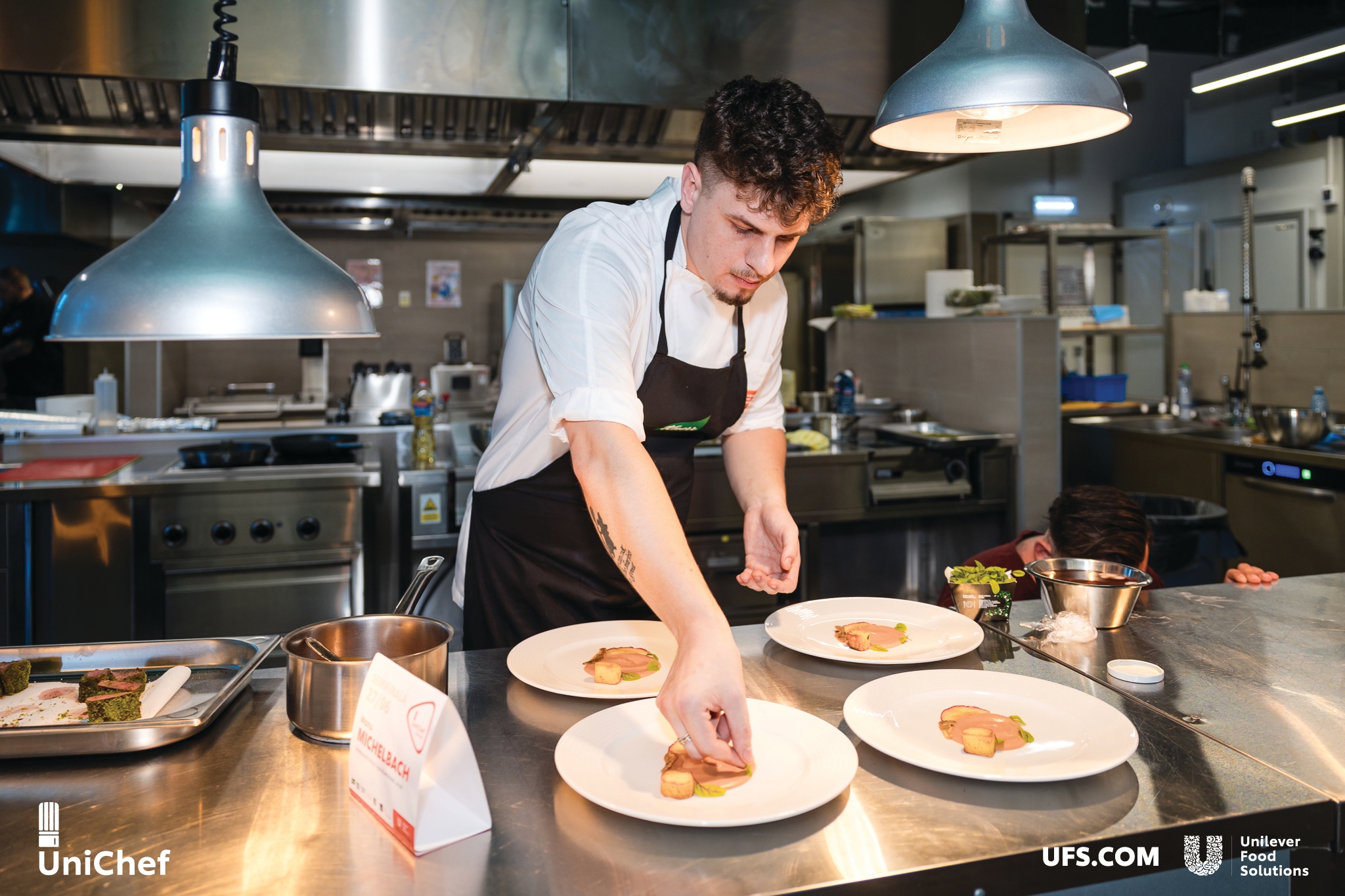 Chef Manu în bucătărie